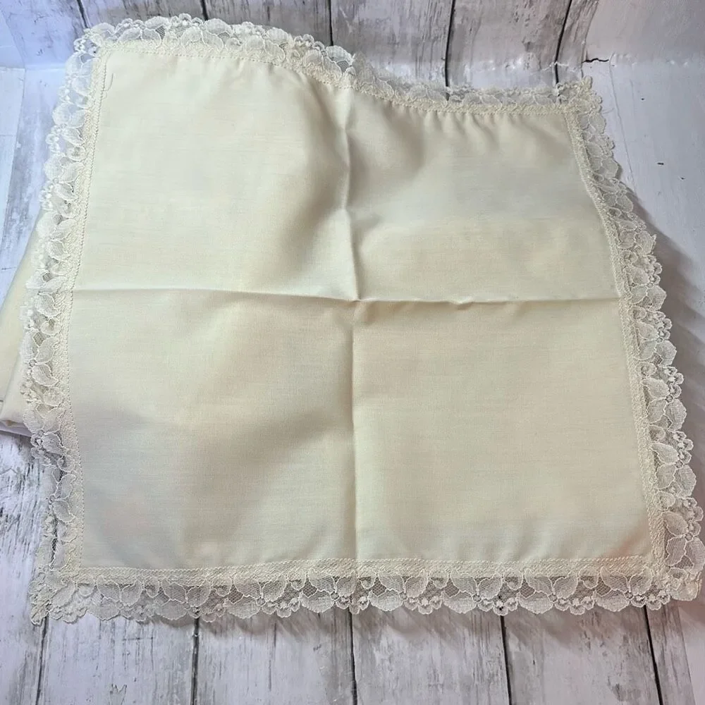 Vintage Beige Placemats with Lace Trim set of 8‎ and Tablecloth